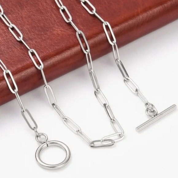 18 KT Gold Over Titanium Necklace "W" - Picture 2 of 3